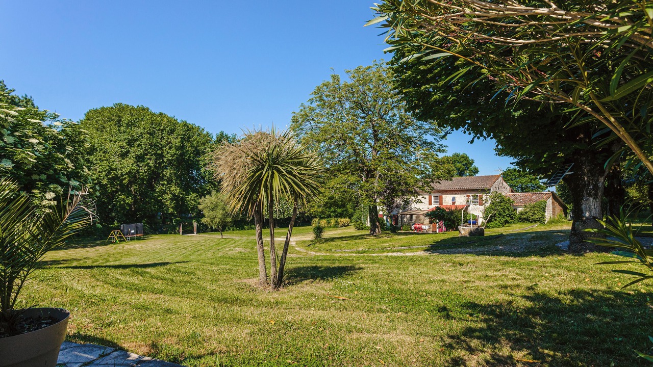 Photo of Outdoor in Genouille