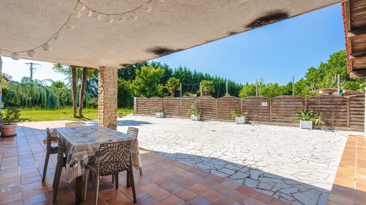 Photo of Outdoor in Genouille