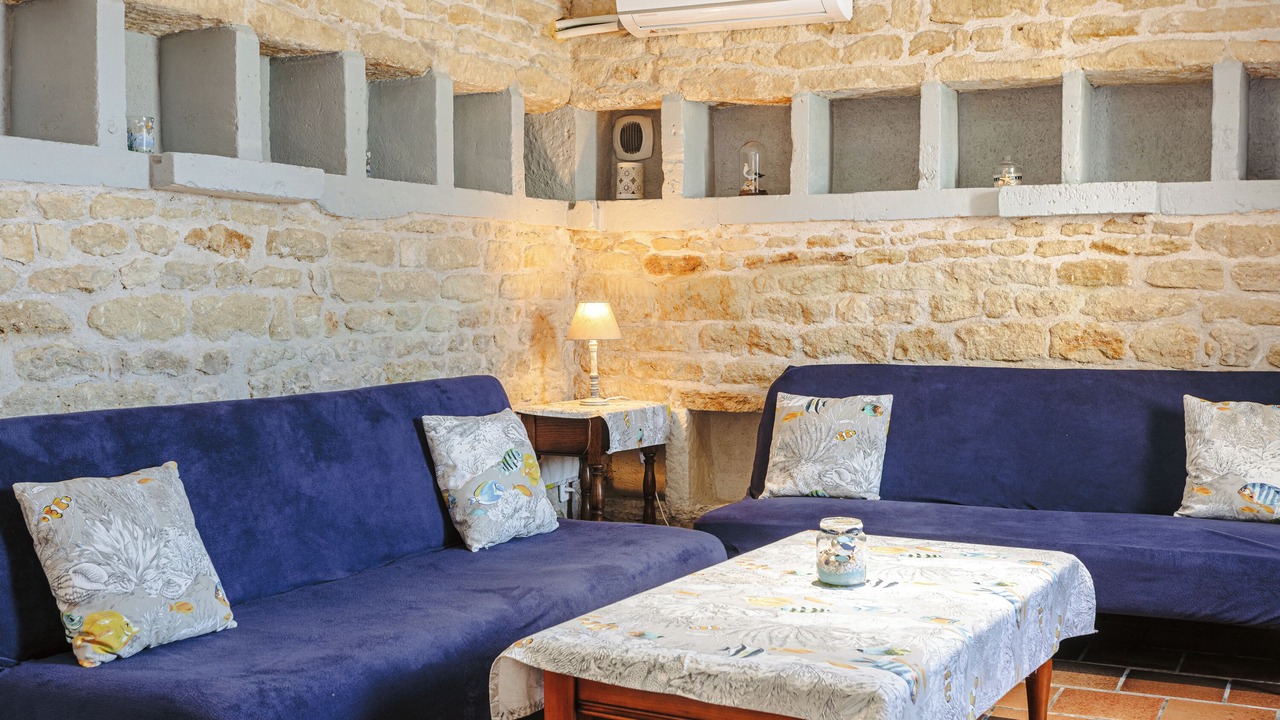 Photo of Livingroom in Genouille