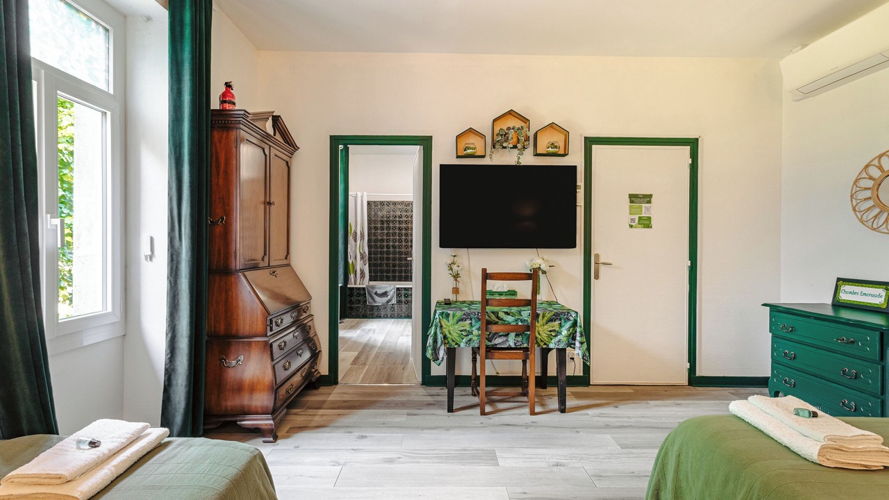 Photo of Bedroom in Genouille