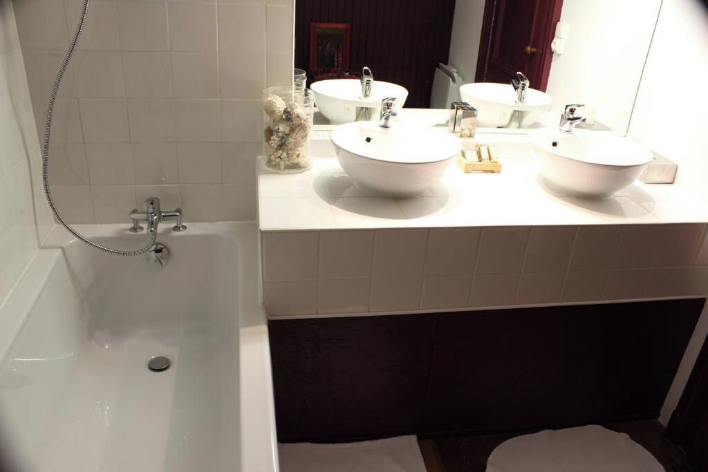 Photo of Bathroom in Montussan