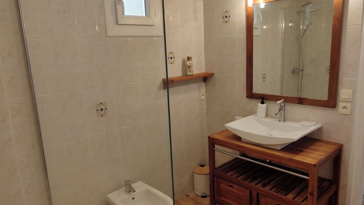 Photo of Bathroom in Vanxains