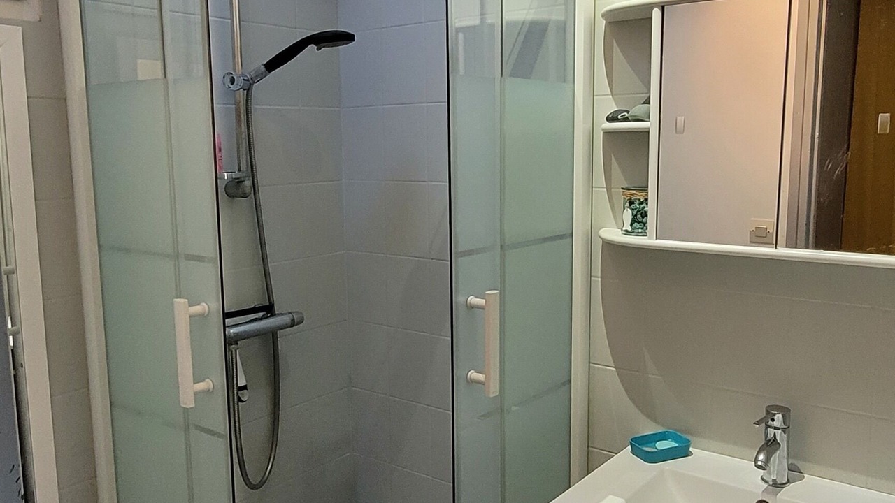 Photo of Bathroom in Domino