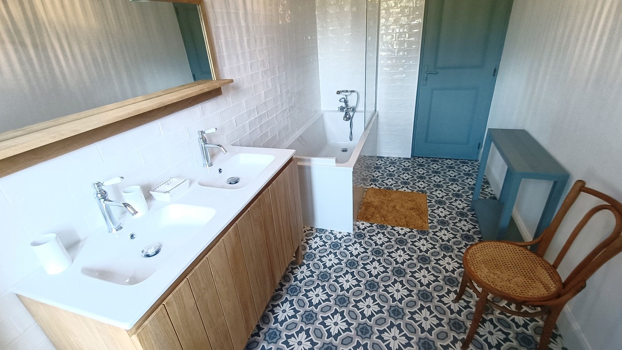 Photo of Bathroom in Saint-Andre-dAllas
