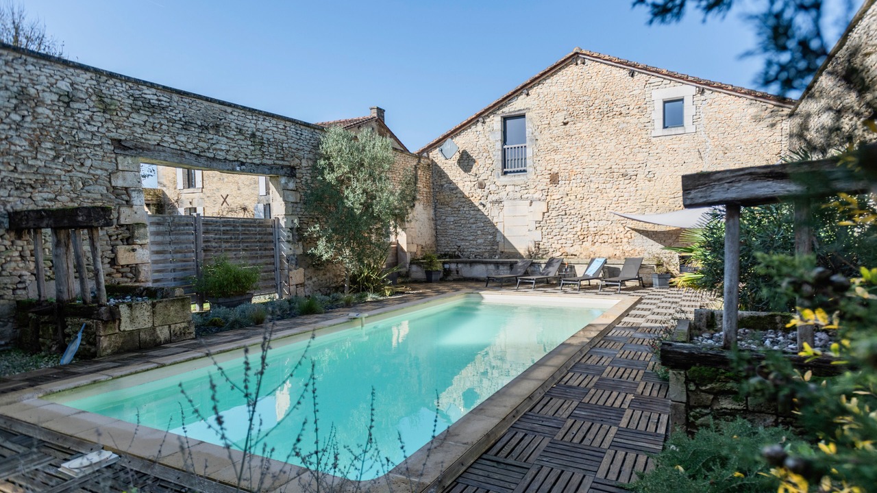 Photo of Outdoor in Champagne-et-Fontaine