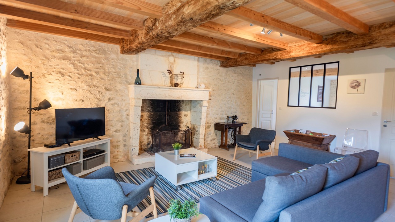 Photo of Livingroom in Champagne-et-Fontaine
