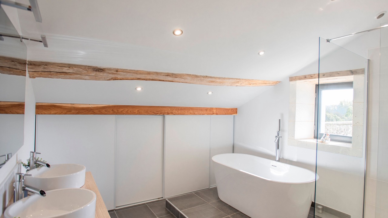 Photo of Bathroom in Champagne-et-Fontaine