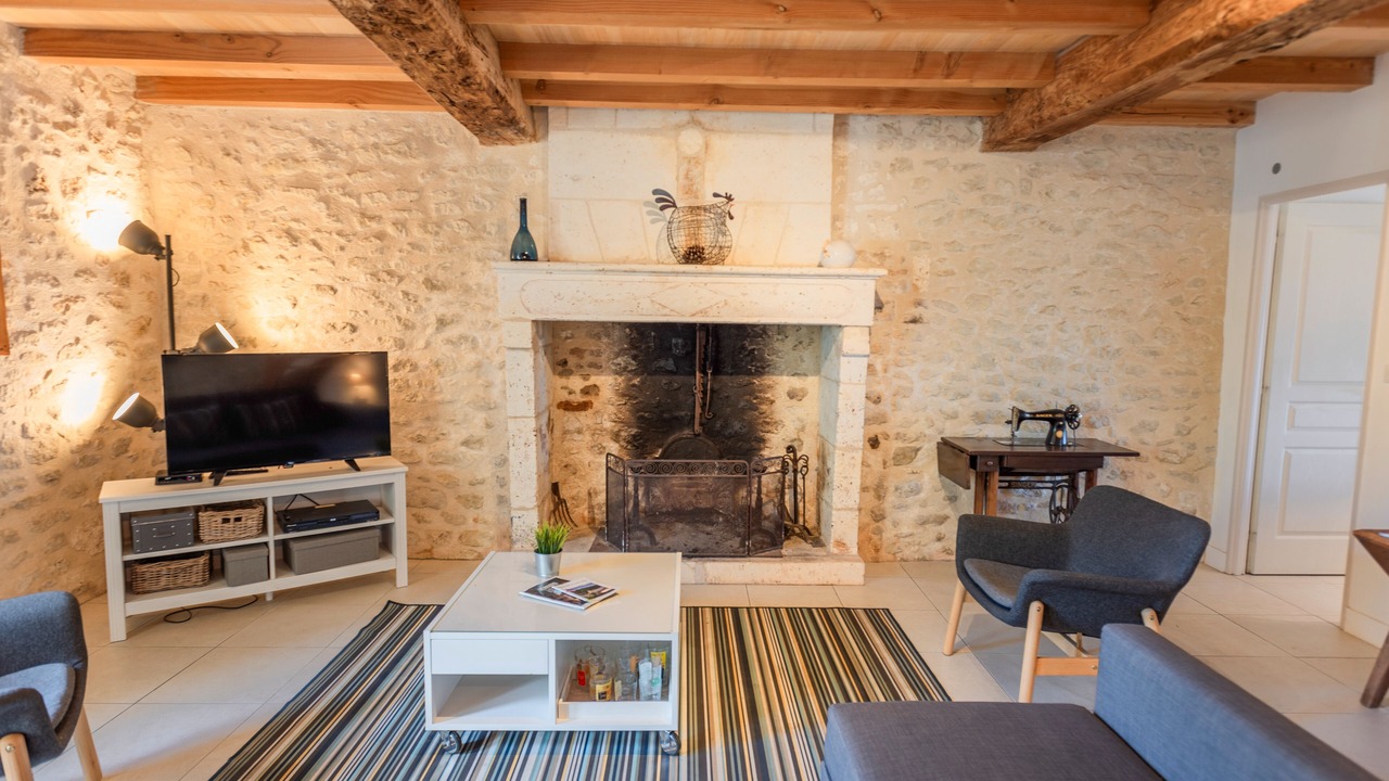 Photo of Livingroom in Champagne-et-Fontaine