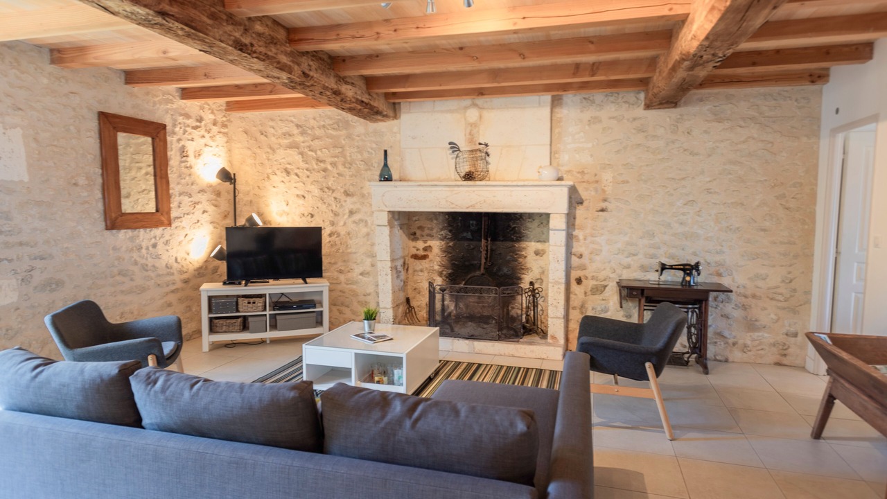Photo of Livingroom in Champagne-et-Fontaine