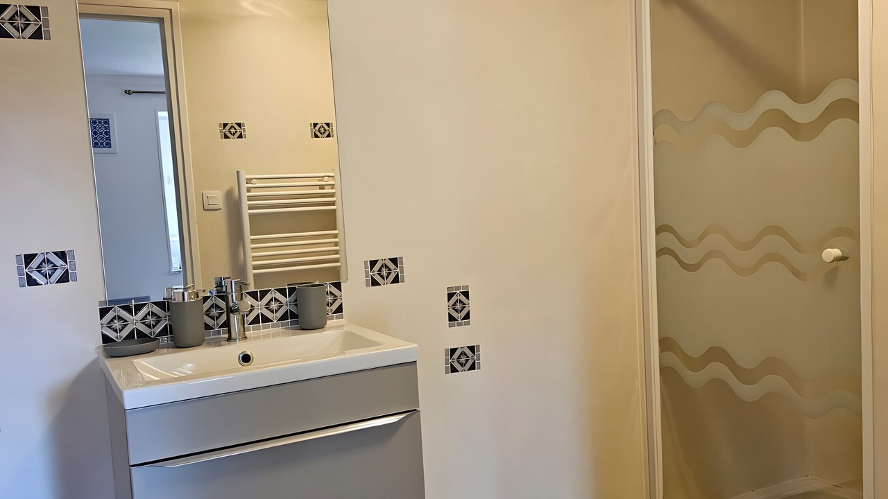 Photo of Bathroom in Genouille