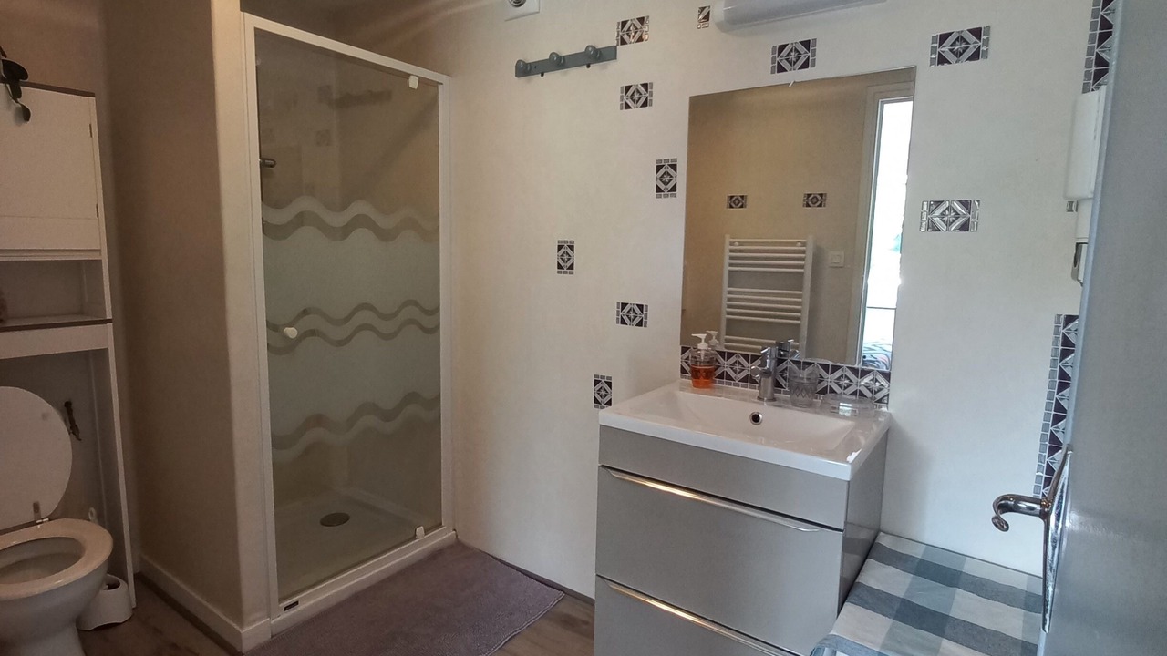 Photo of Bathroom in Genouille