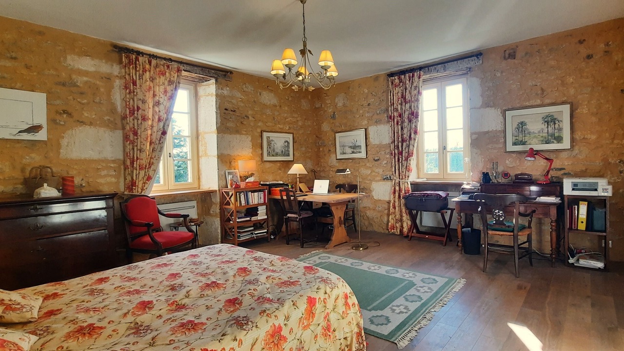 Photo of Bedroom in Bezenac