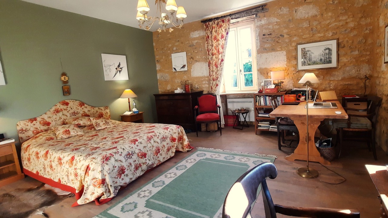 Photo of Bedroom in Bezenac