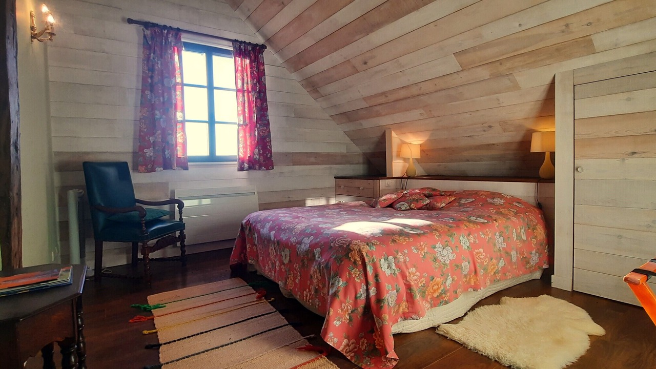 Photo of Bedroom in Bezenac