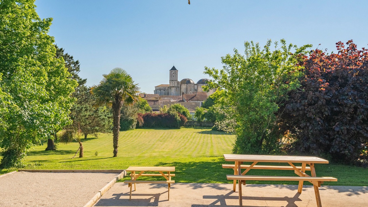Photo of Outdoor in Saint-Romain-de-Benet
