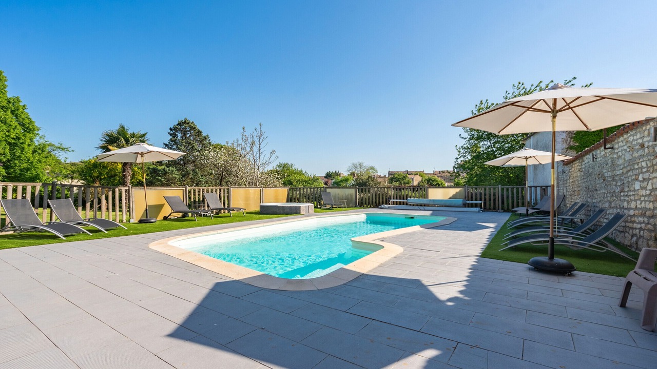 Photo of Outdoor in Saint-Romain-de-Benet