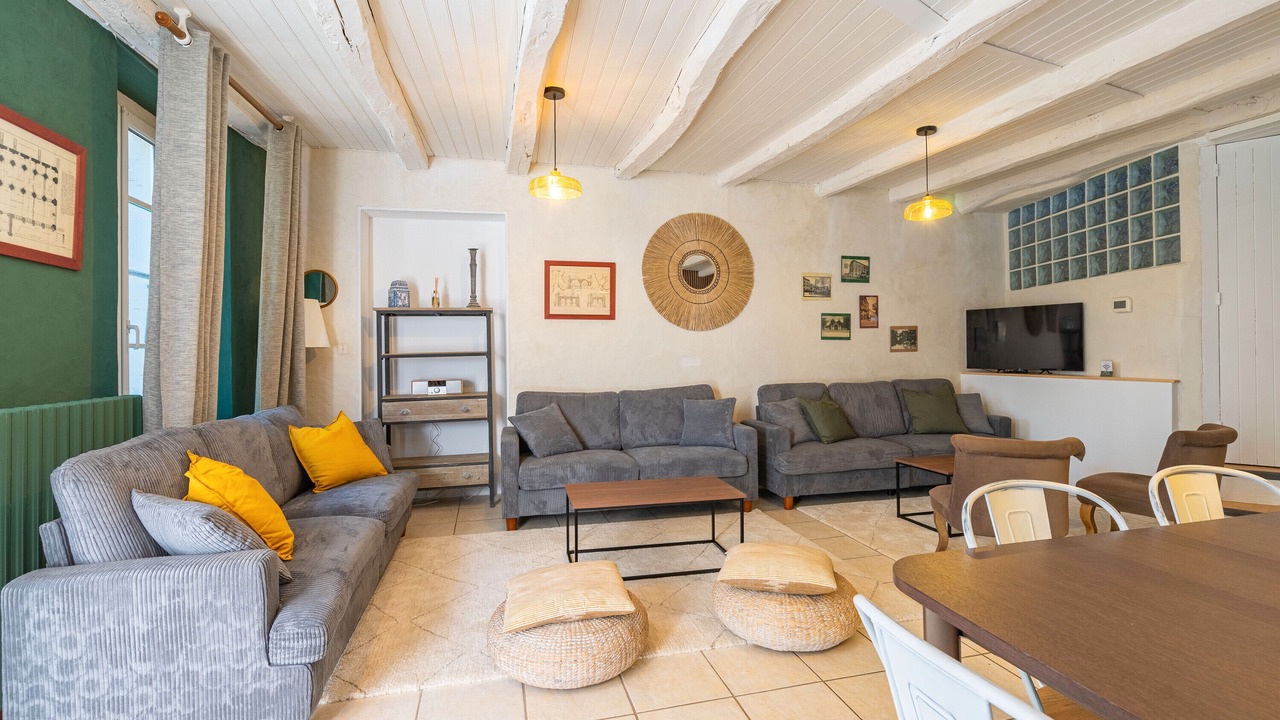 Photo of Livingroom in Saint-Romain-de-Benet