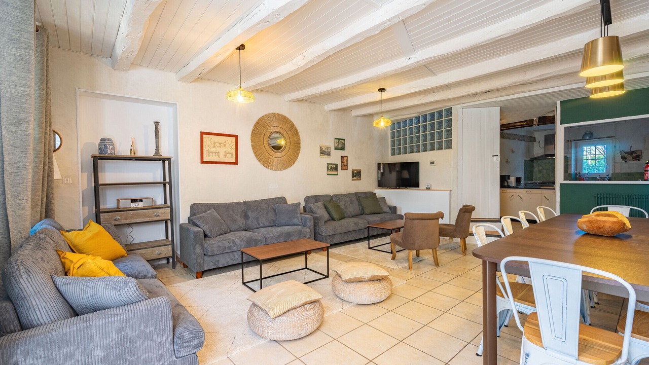 Photo of Livingroom in Saint-Romain-de-Benet