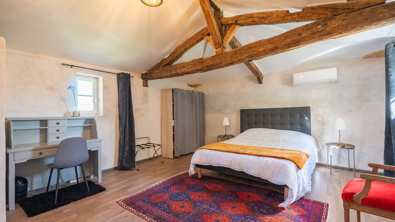 Photo of Bedroom in Saint-Romain-de-Benet