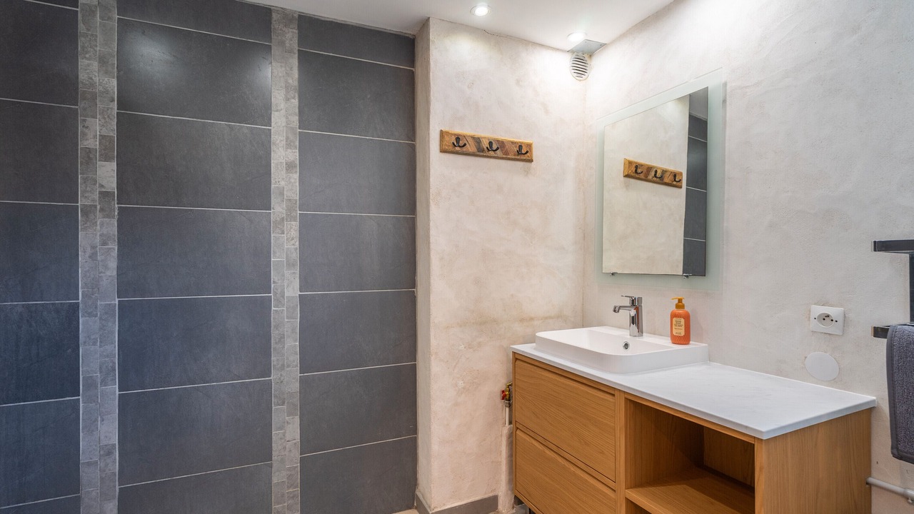 Photo of Bathroom in Saint-Romain-de-Benet