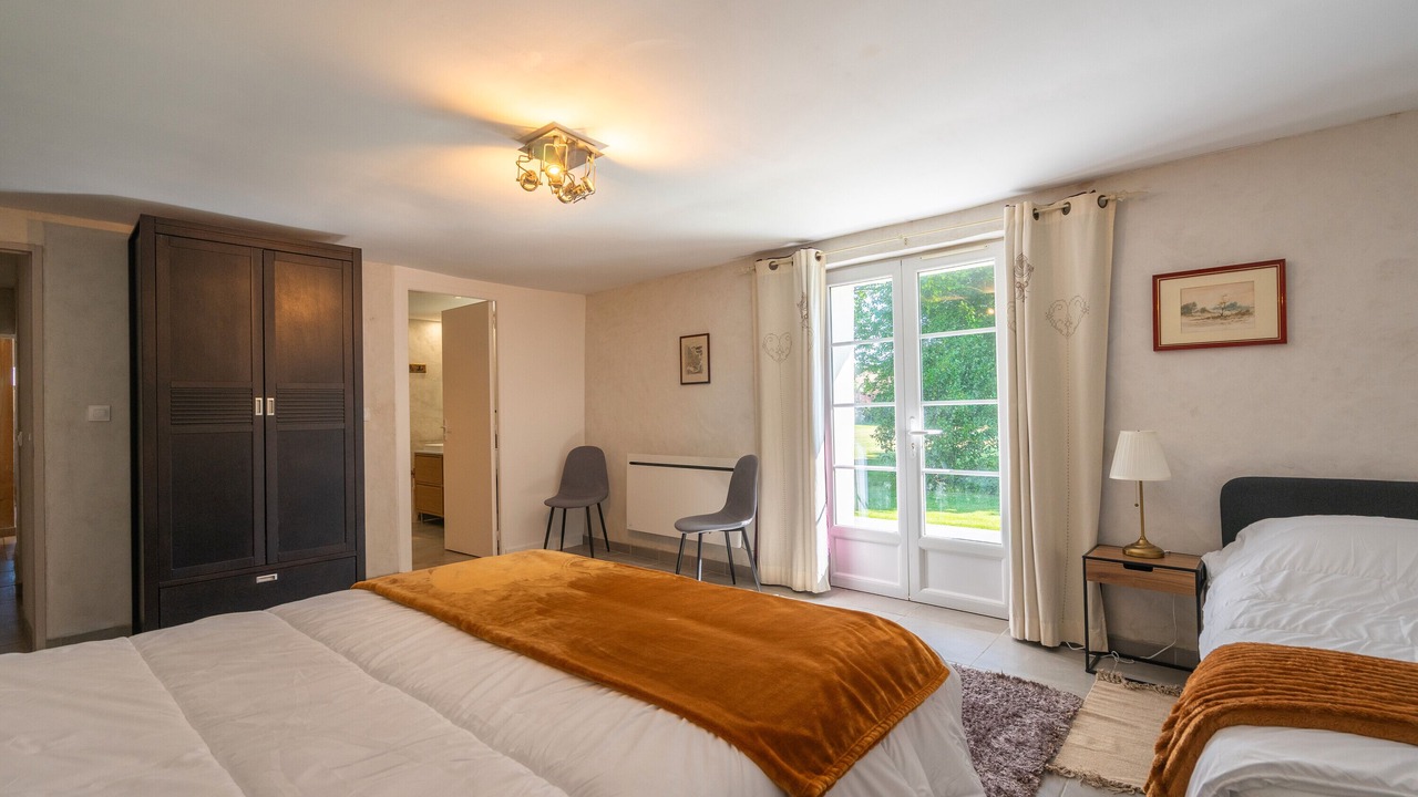Photo of Bedroom in Saint-Romain-de-Benet