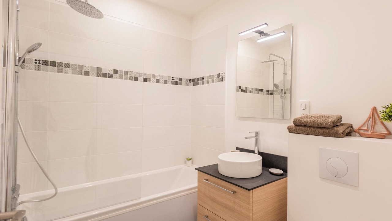 Photo of Bathroom in Champagne-et-Fontaine