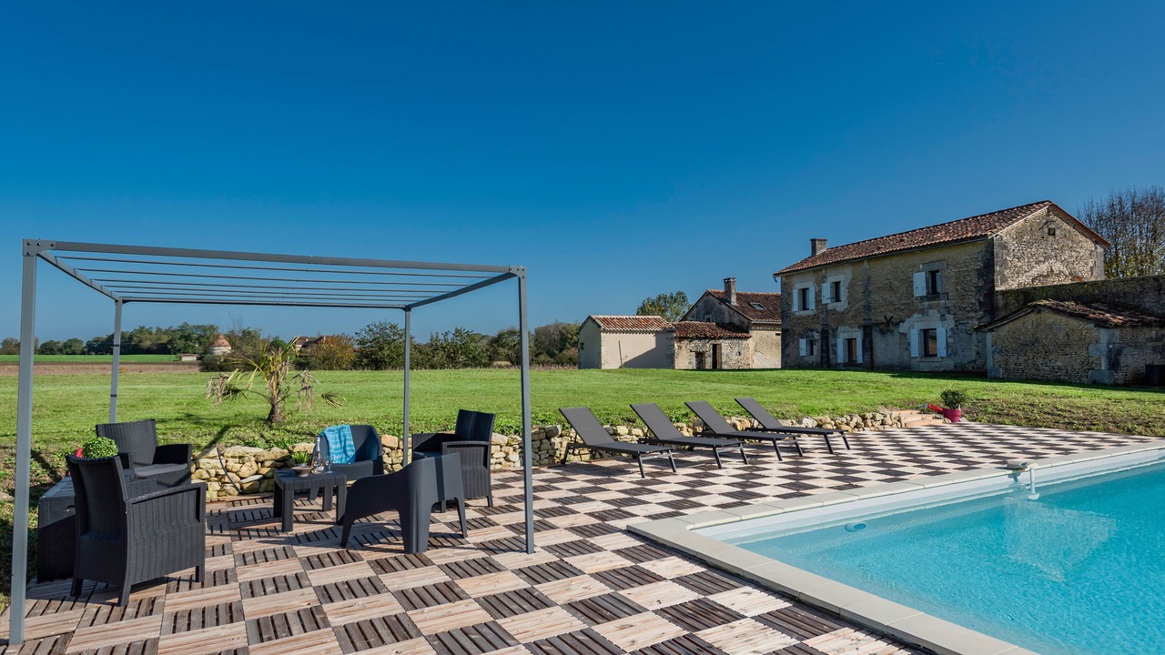 Photo of Outdoor in Champagne-et-Fontaine