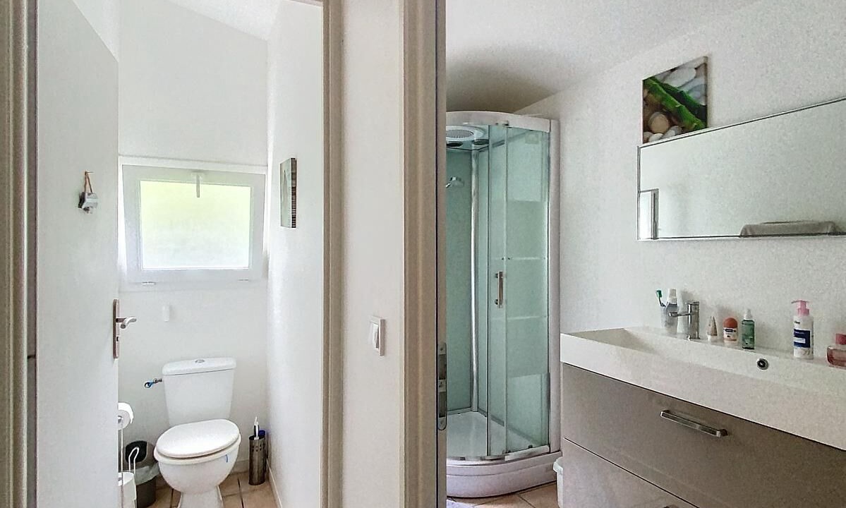 Photo of Bathroom in Carignan-de-Bordeaux
