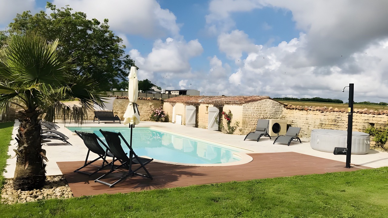 Photo of Outdoor in Vergne