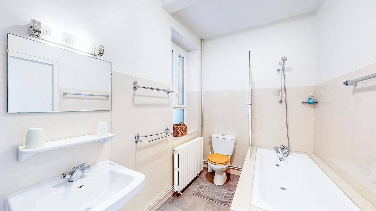 Photo of Bathroom in Montgaillard