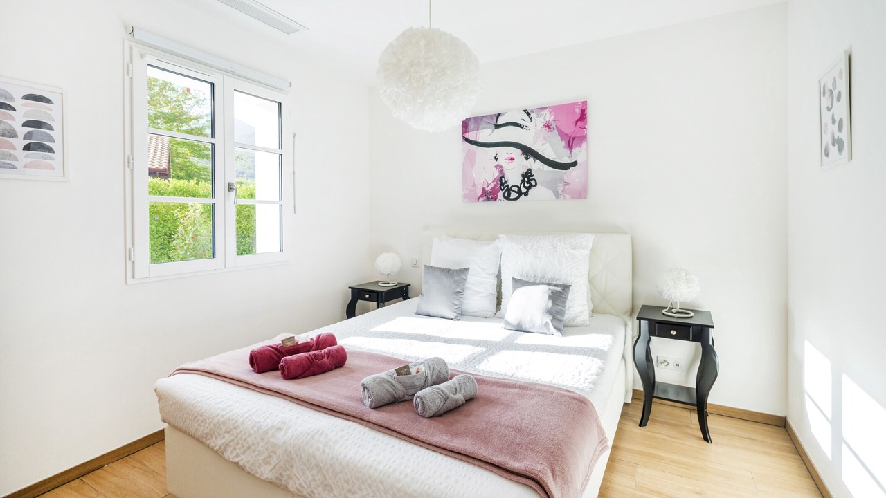 Photo of Bedroom in Sare