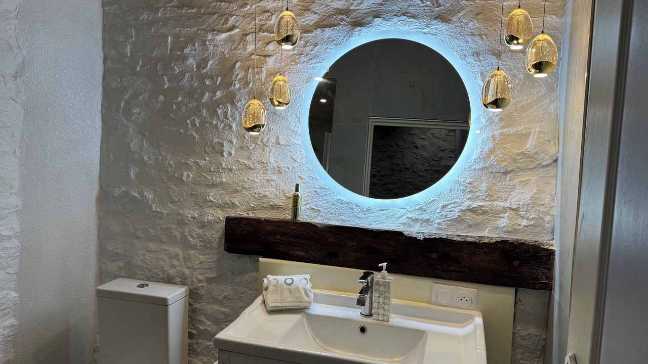 Photo of Bathroom in Chenon