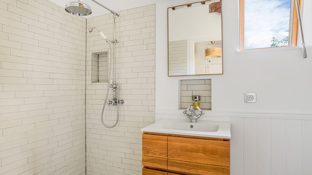 Photo of Bathroom in Bourdeilles