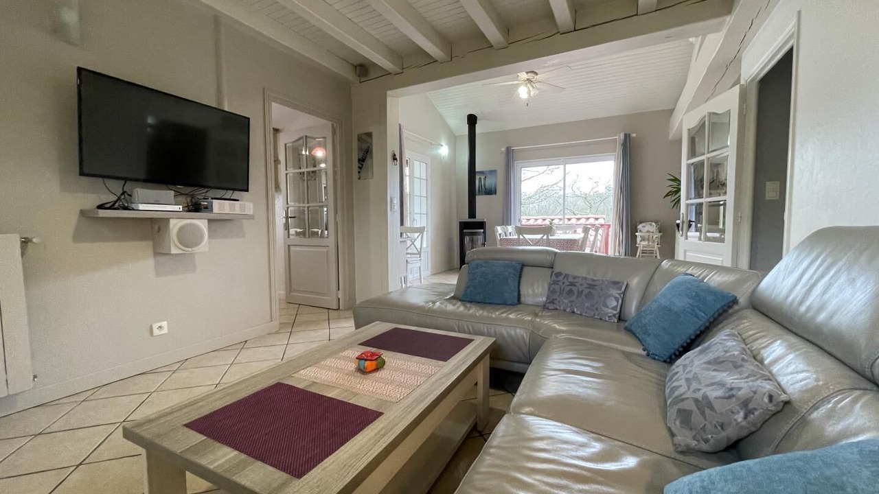 Photo of Livingroom in Arbonne