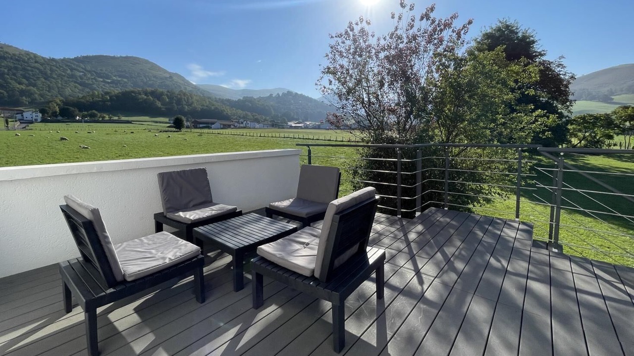 Photo of Patio Balcony in Mendive