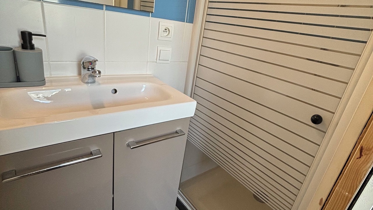 Photo of Bathroom in Cenon