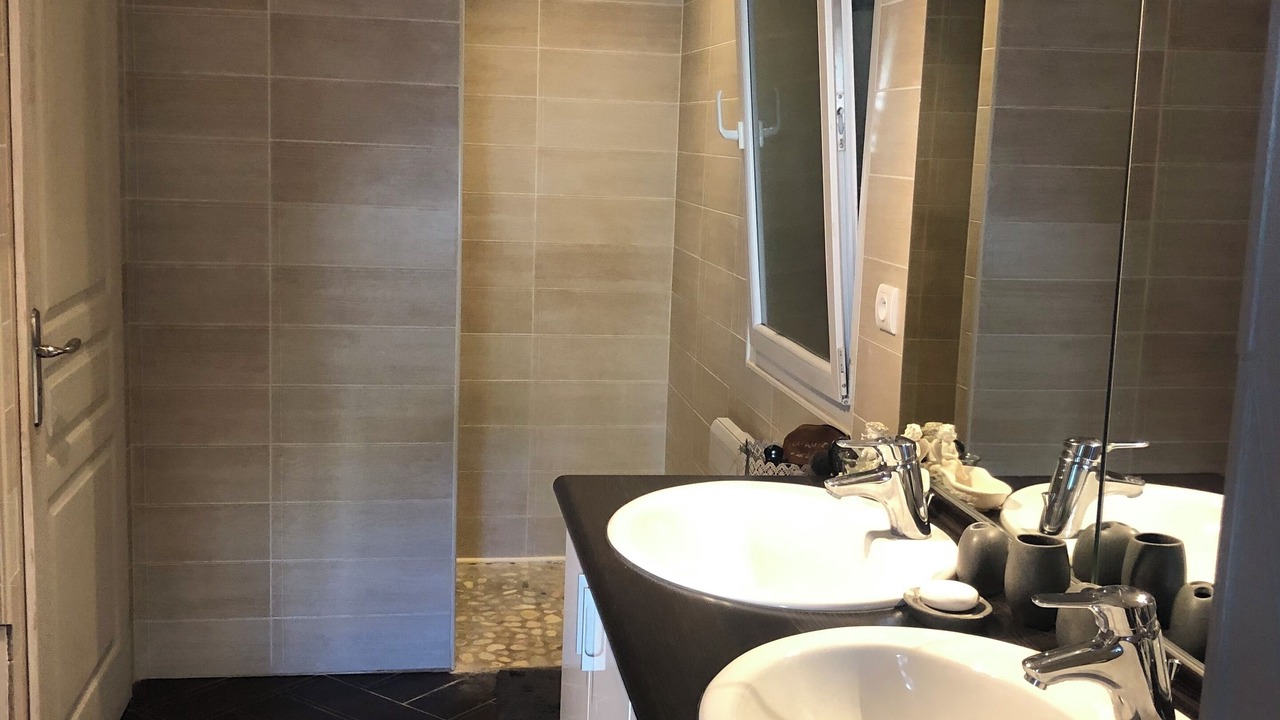 Photo of Bathroom in Perigueux