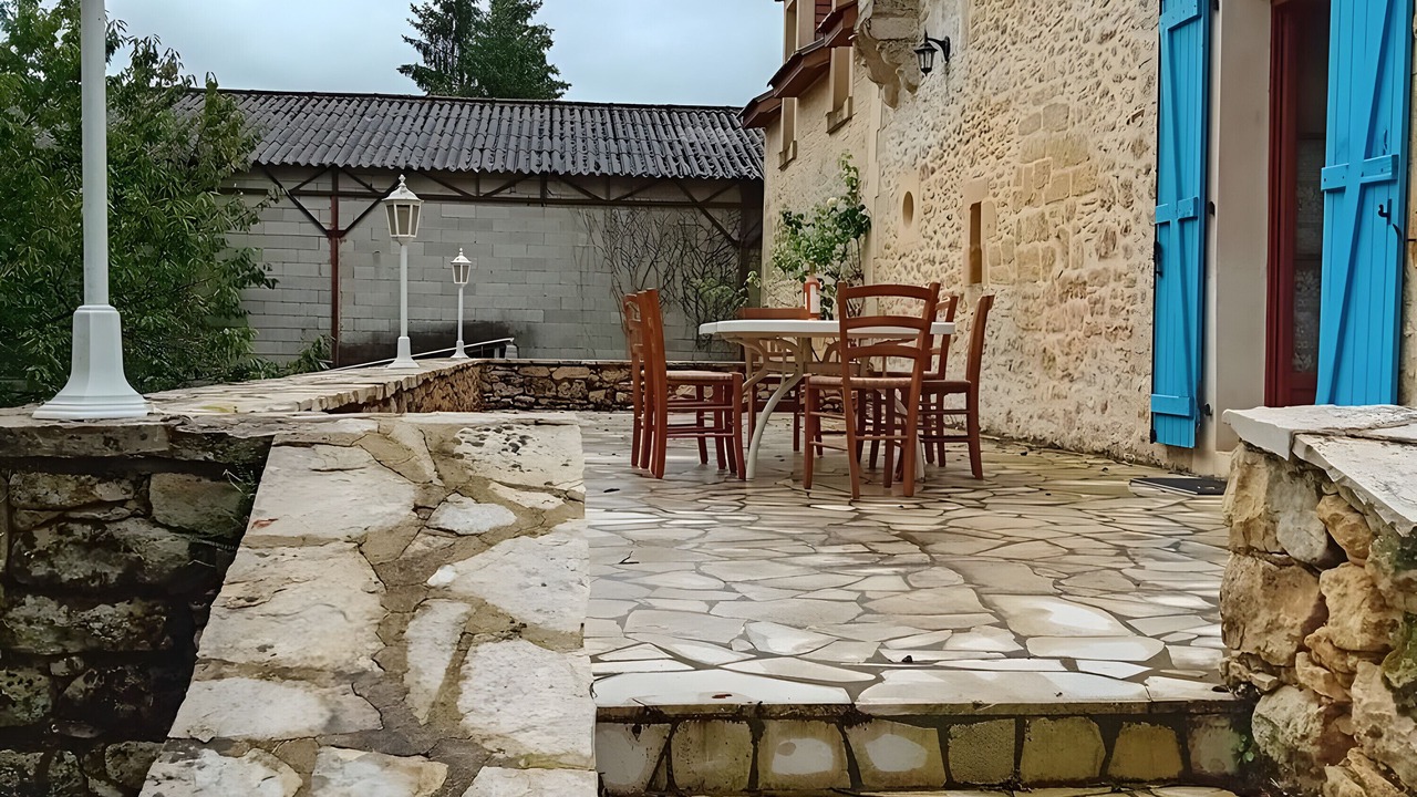 Photo of Outdoor in Meyrals
