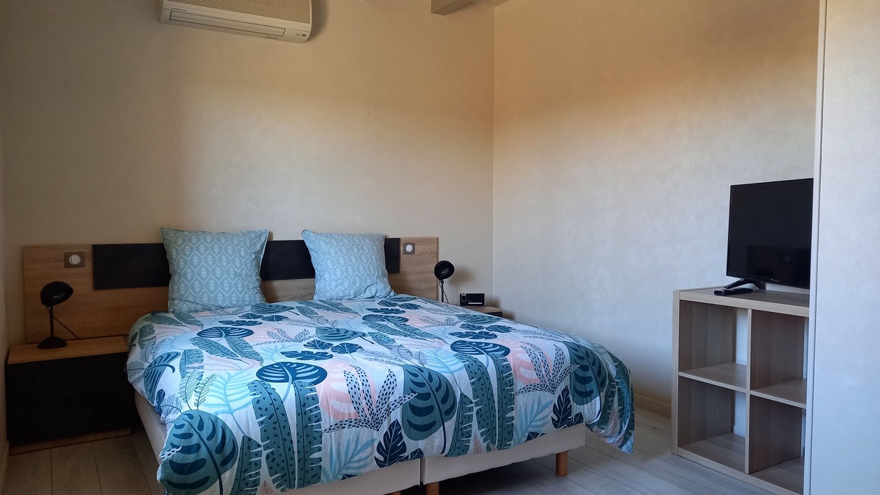 Photo of Bedroom in Saint-Pierre-d'Eyraud