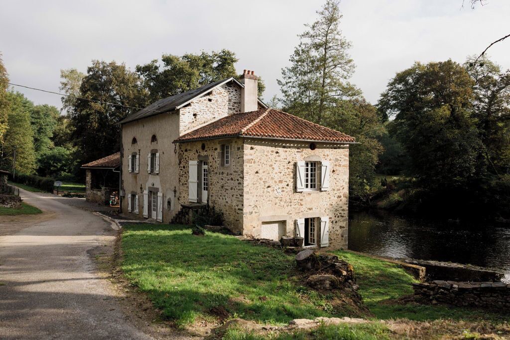 Photo of Outdoor in Bussiere-Poitevine