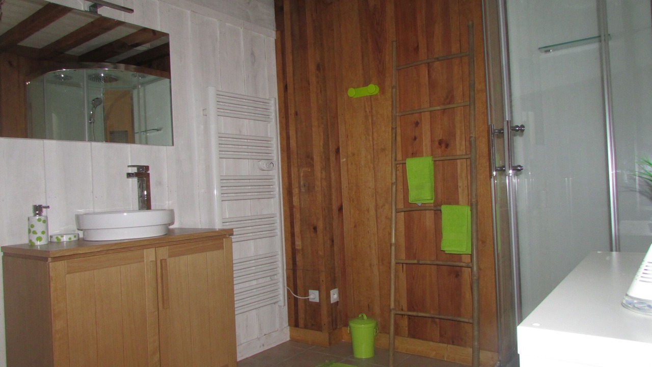 Photo of Bathroom in Luglon