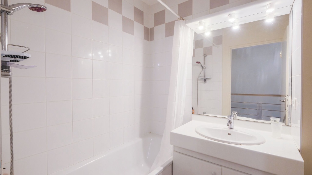 Photo of Bathroom in Claouey