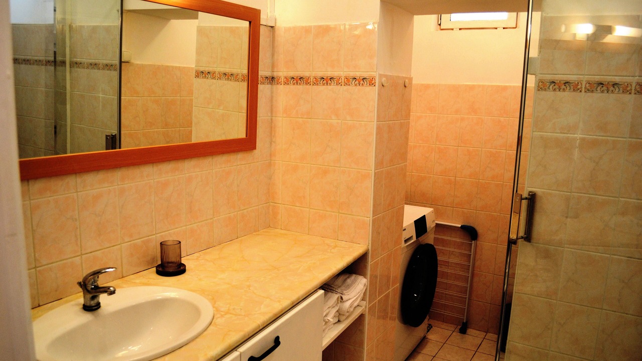 Photo of Bathroom in Perigueux