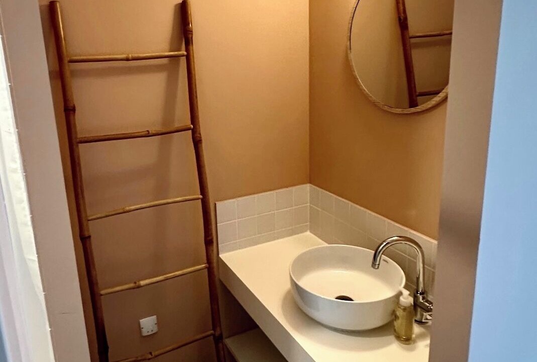 Photo of Bathroom in Messanges