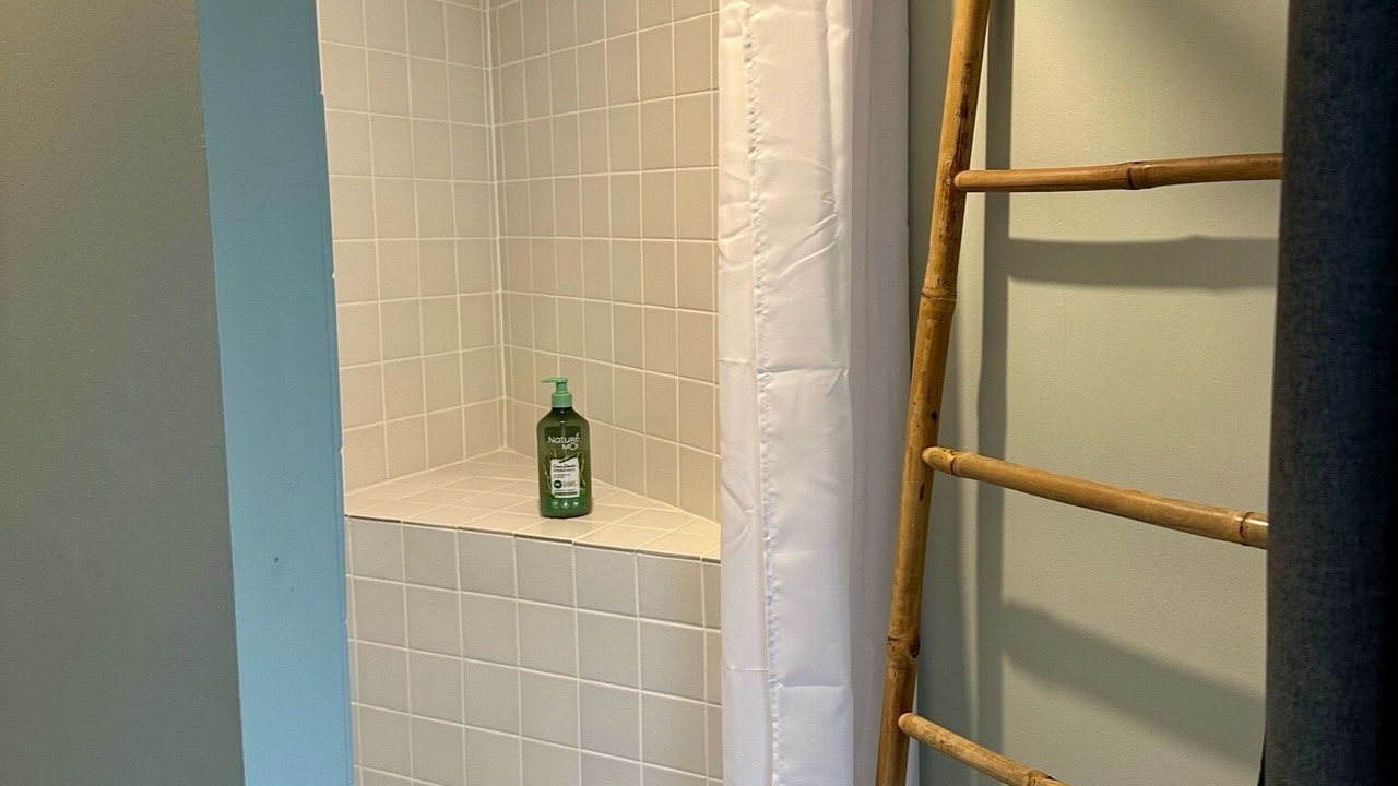 Photo of Bathroom in Messanges