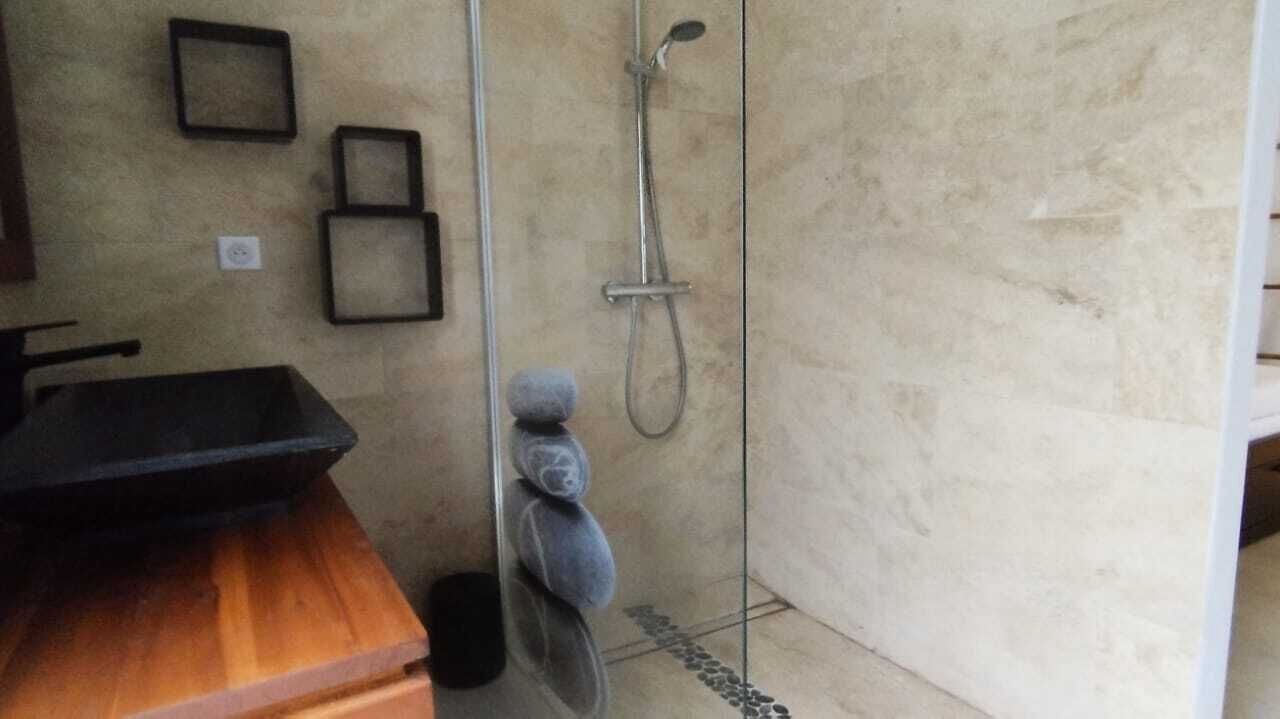 Photo of Bathroom in Vaux-sur-Mer