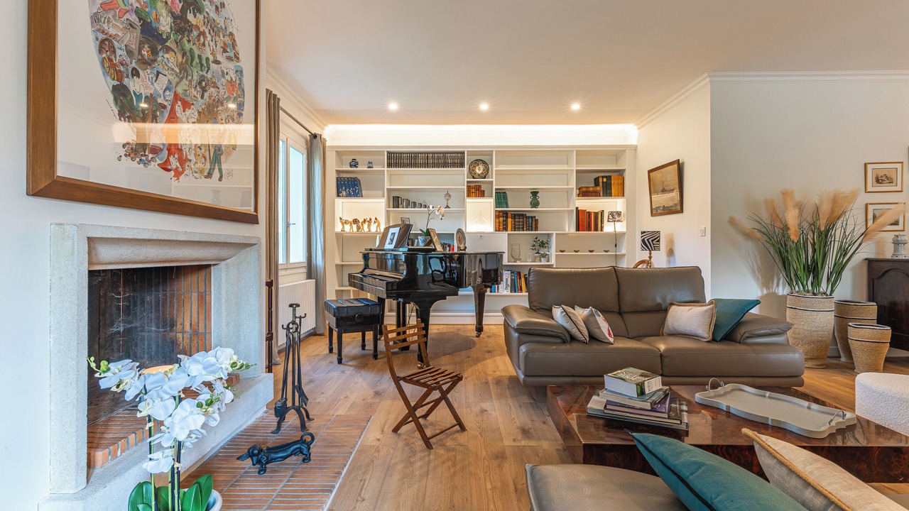 Photo of Livingroom in Saint-Sulpice-et-Cameyrac