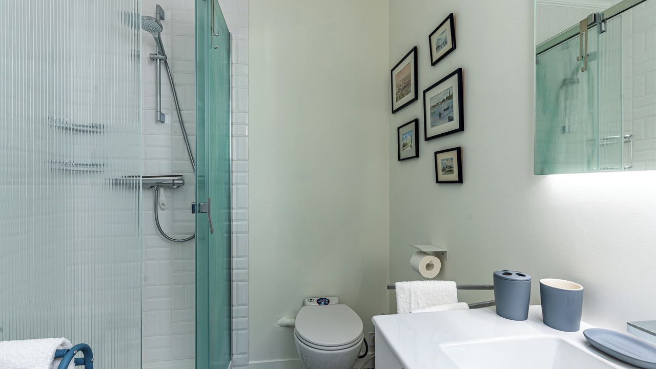 Photo of Bathroom in Saint-Sulpice-et-Cameyrac
