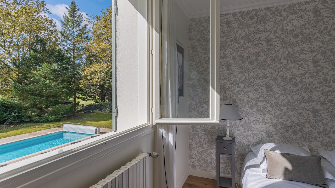 Photo of Bedroom in Saint-Sulpice-et-Cameyrac