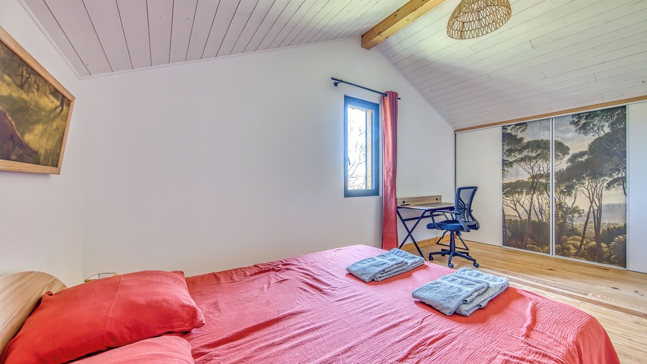 Photo of Bedroom in Guillac
